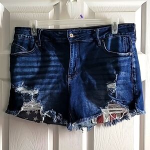 KanCan Jean Shorts with stars and stripe pockets